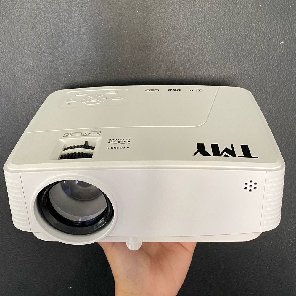 TMY Projector - Picture 2 of 5